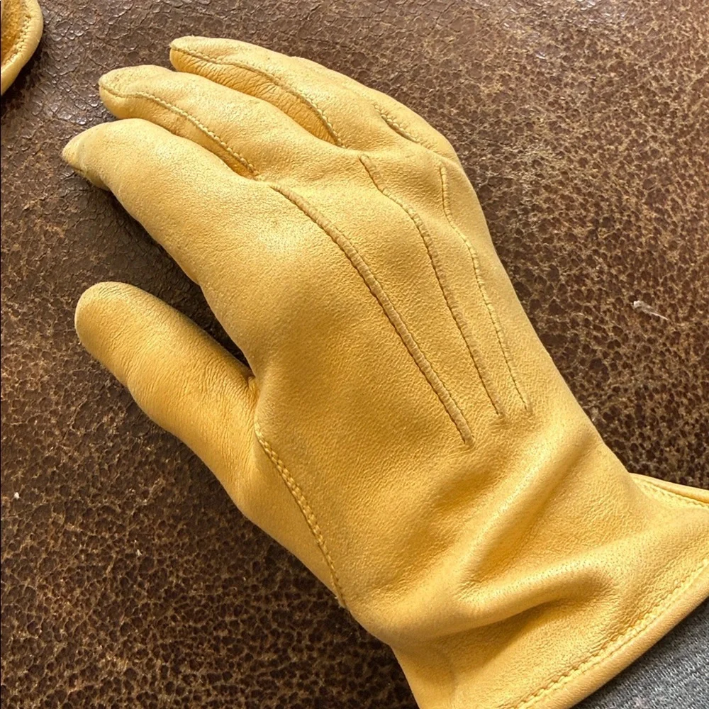 Elegant Yellow Leather Gloves vintage size 7